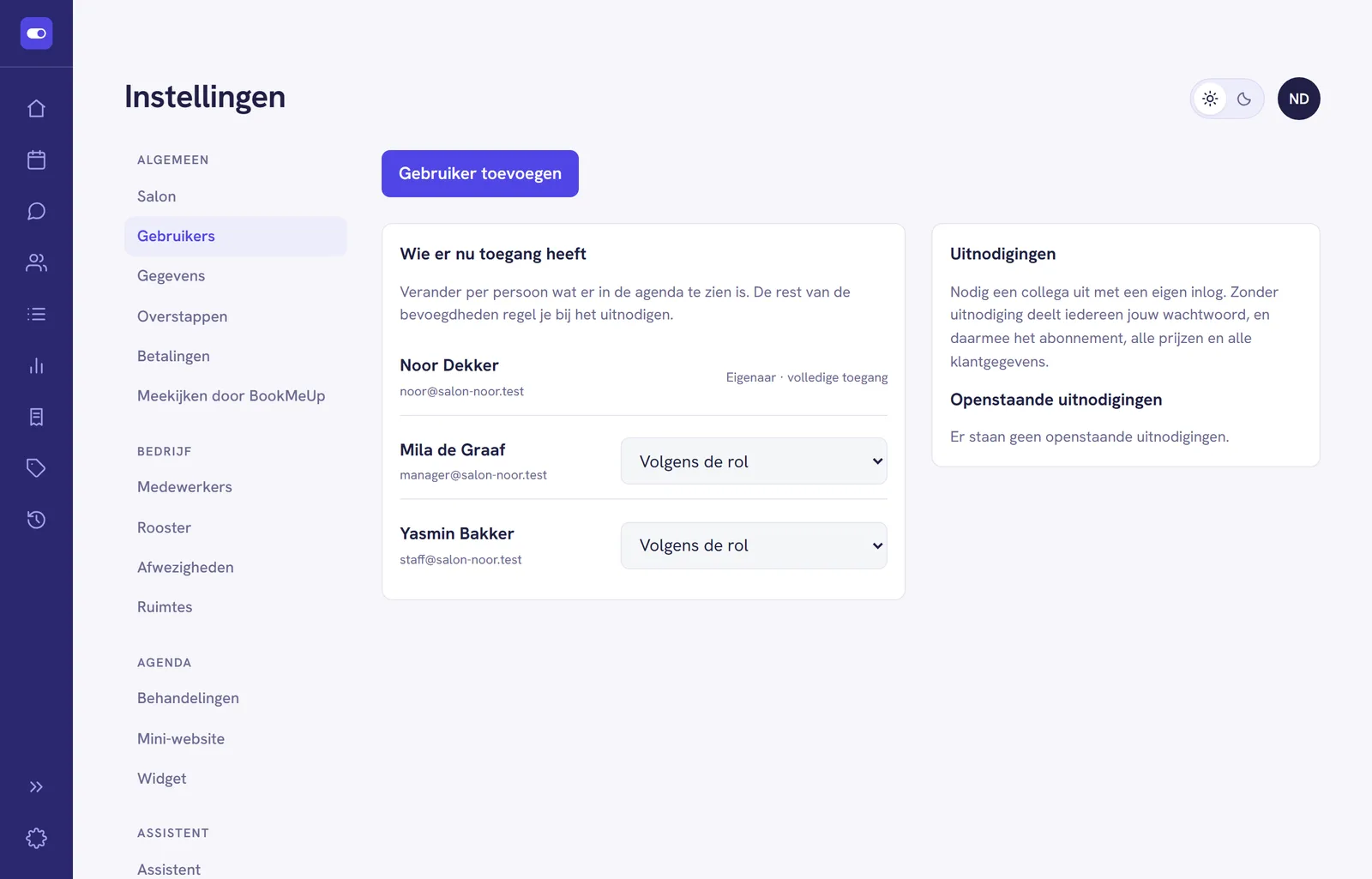 Het scherm Gebruikers met de lijst Wie er nu toegang heeft en de kaart Uitnodigingen